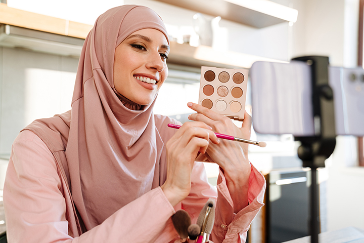 Halal Cosmetics AdobeStock 453073668